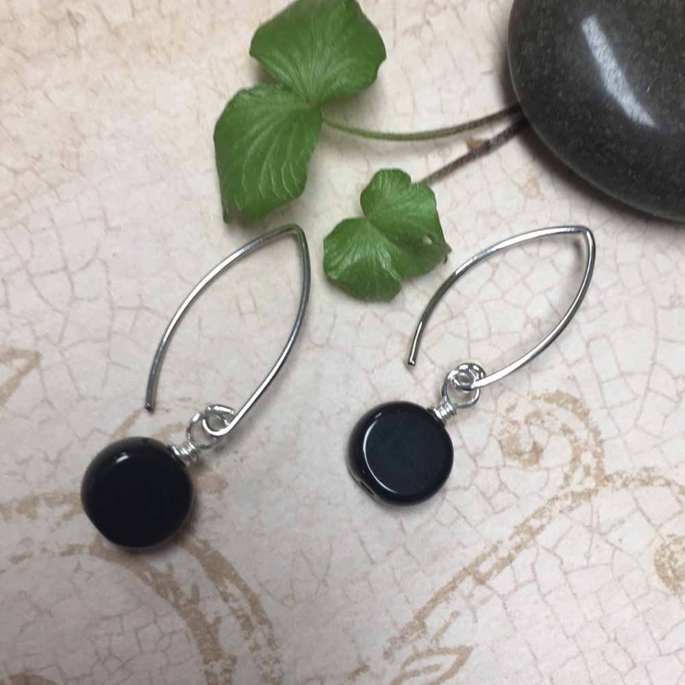 Simple black earrings marquis ear wires no nickel - Picture 3 of 6